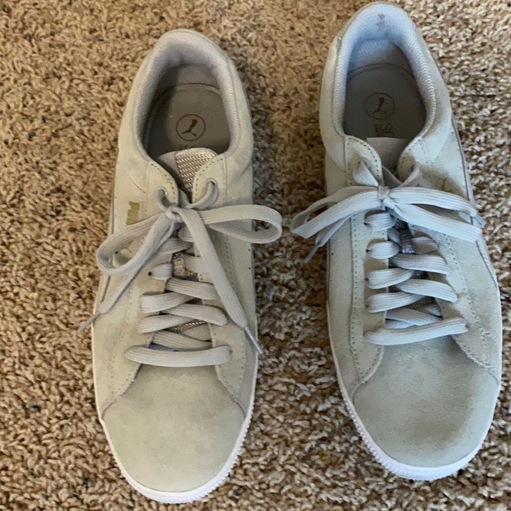 Women’s Puma soft foam sneaker size 10